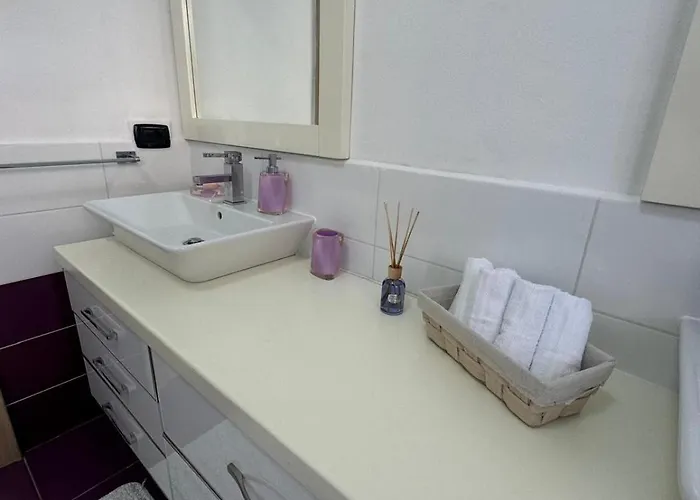 Villa Paradise * Sukth